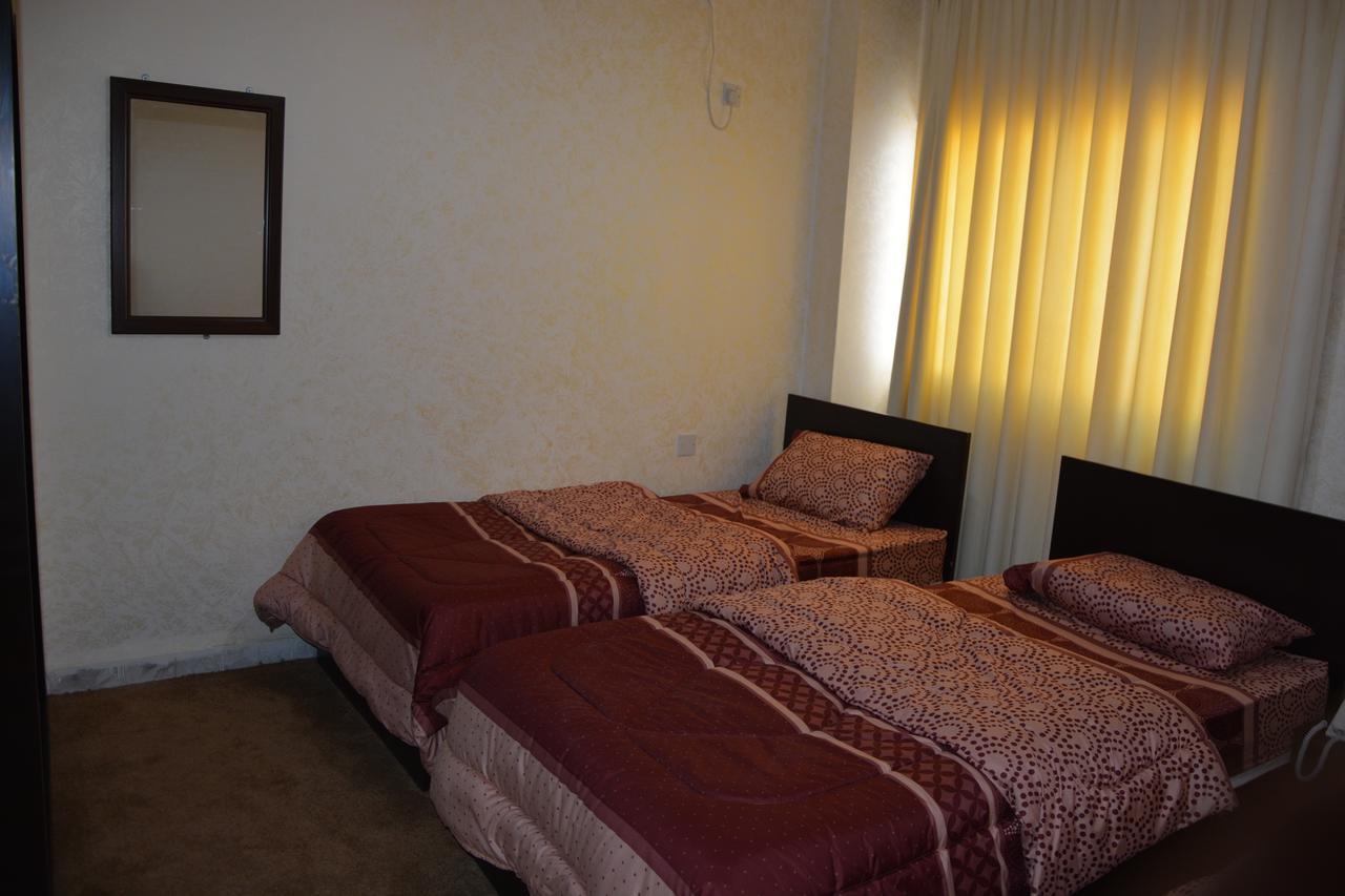 Teeba Palace Hotel Suites Аман Екстериор снимка