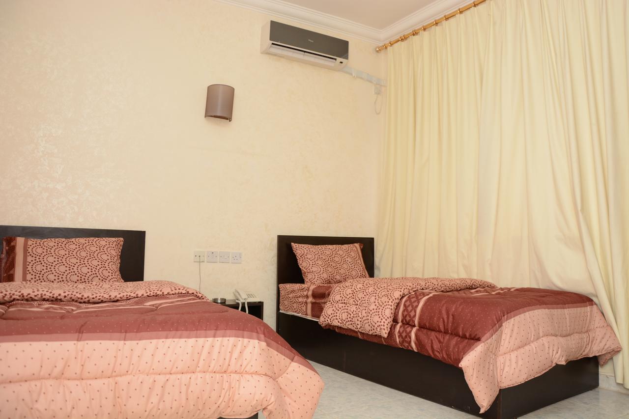 Teeba Palace Hotel Suites Аман Екстериор снимка