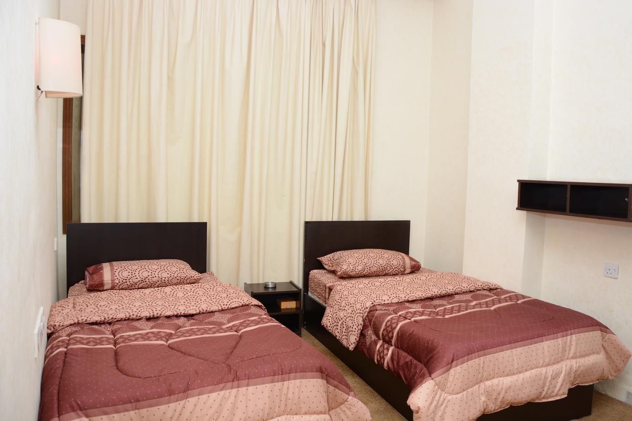 Teeba Palace Hotel Suites Аман Екстериор снимка