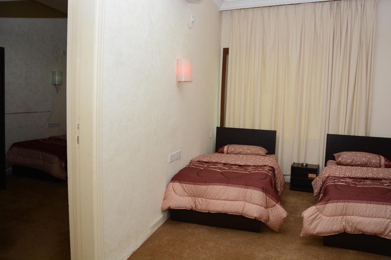 Teeba Palace Hotel Suites Аман Екстериор снимка