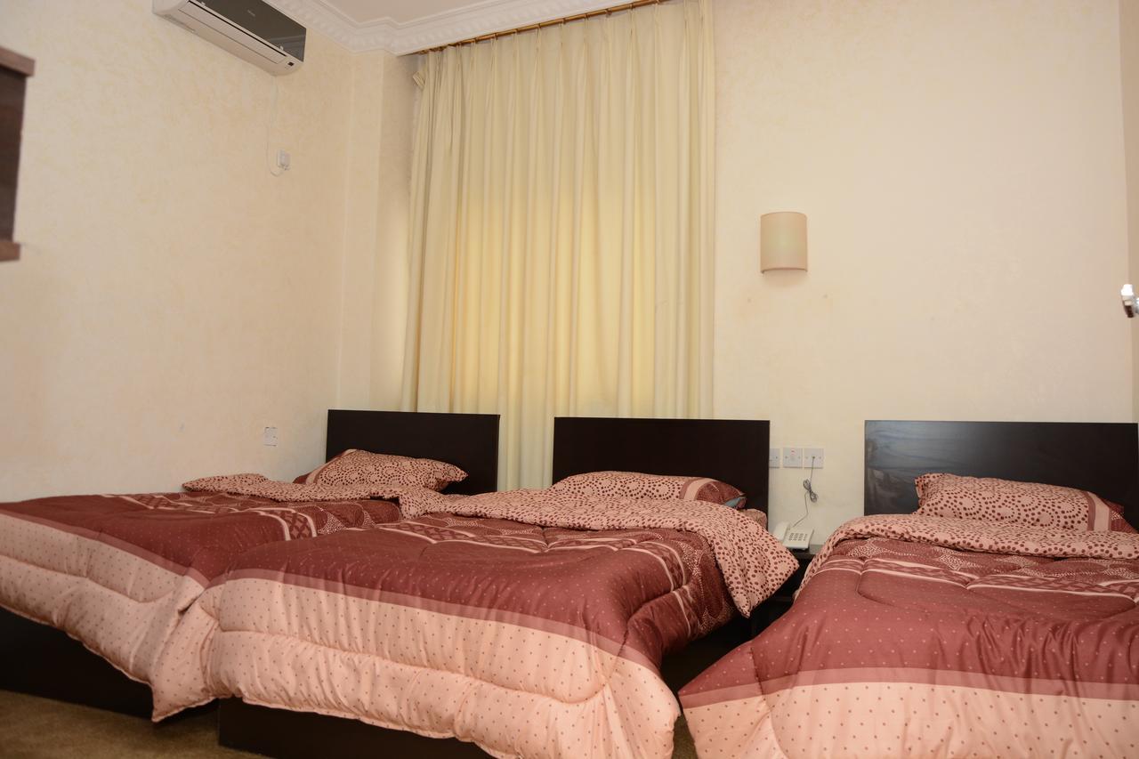 Teeba Palace Hotel Suites Аман Екстериор снимка