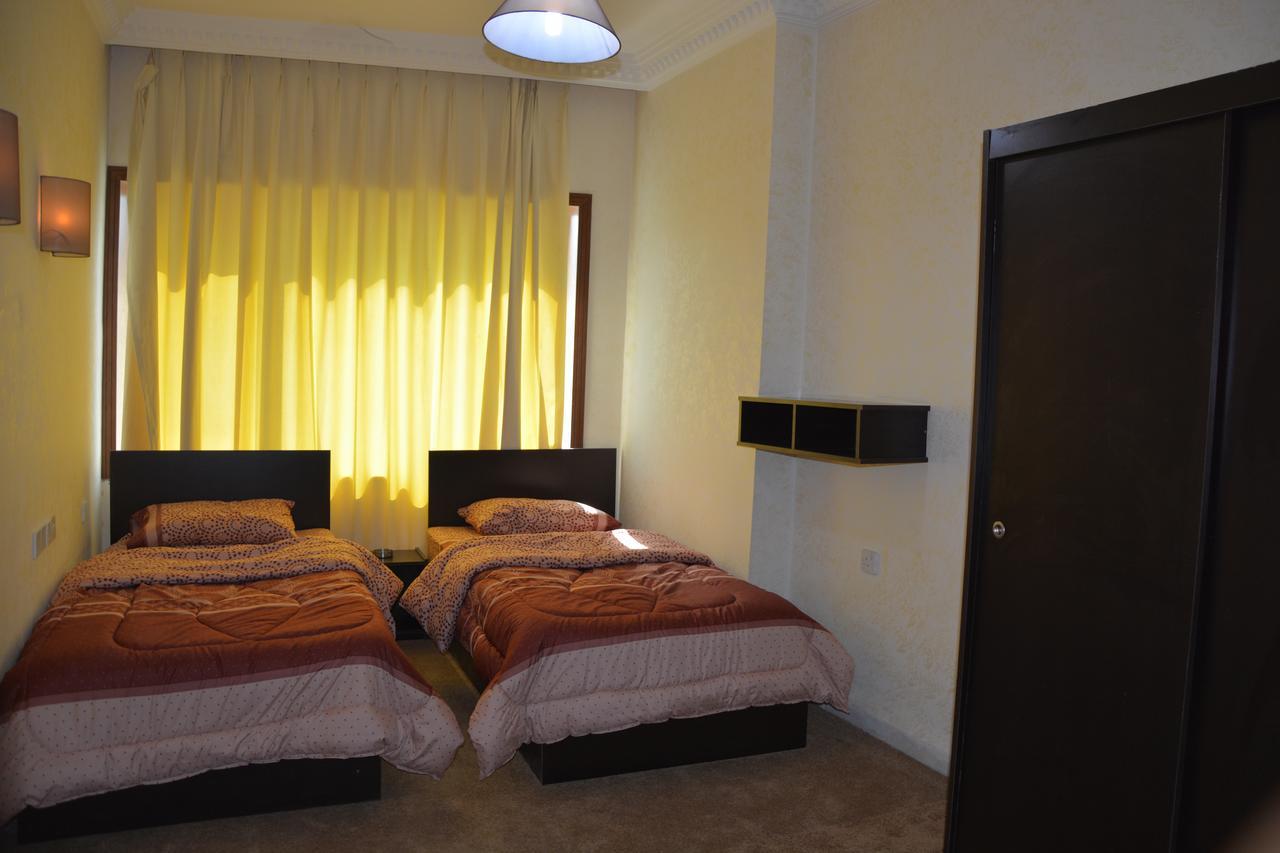 Teeba Palace Hotel Suites Аман Екстериор снимка