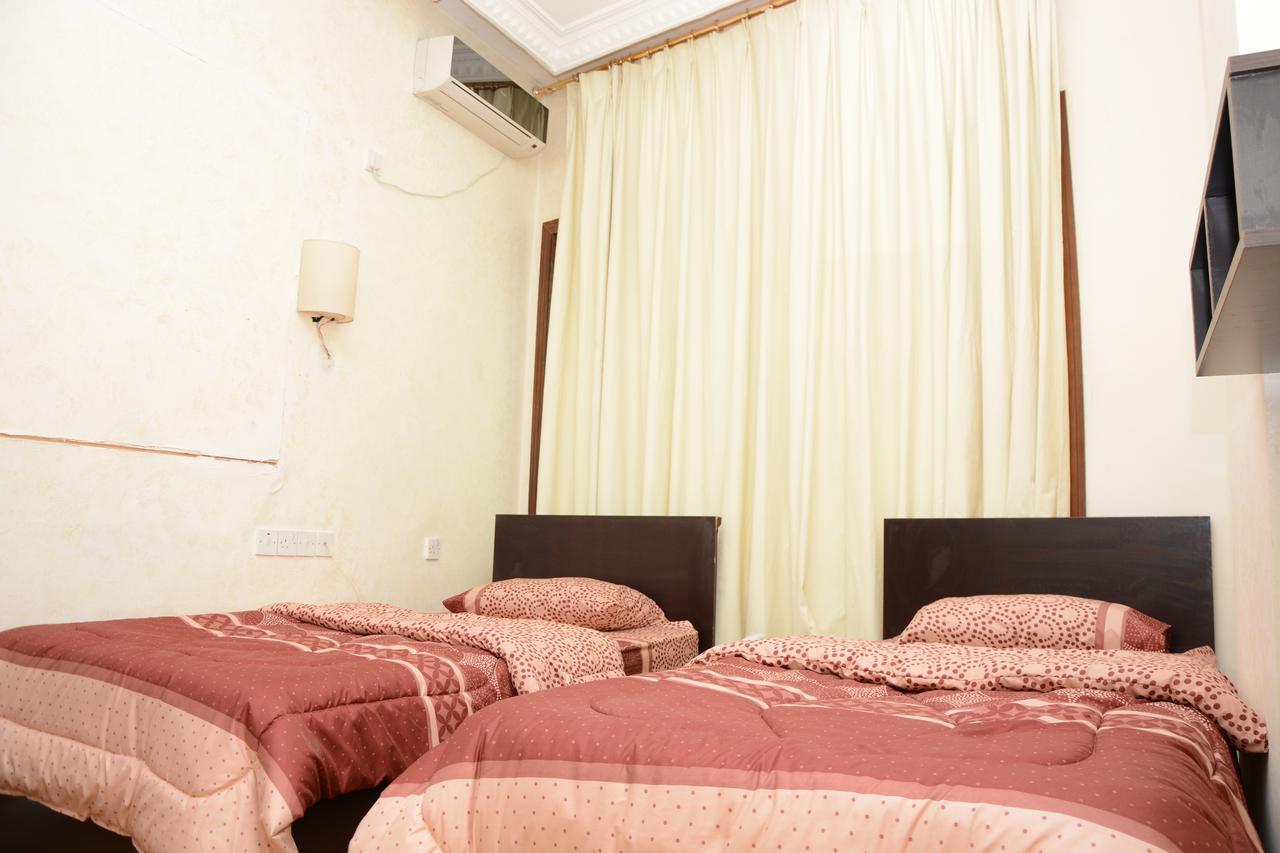Teeba Palace Hotel Suites Аман Екстериор снимка