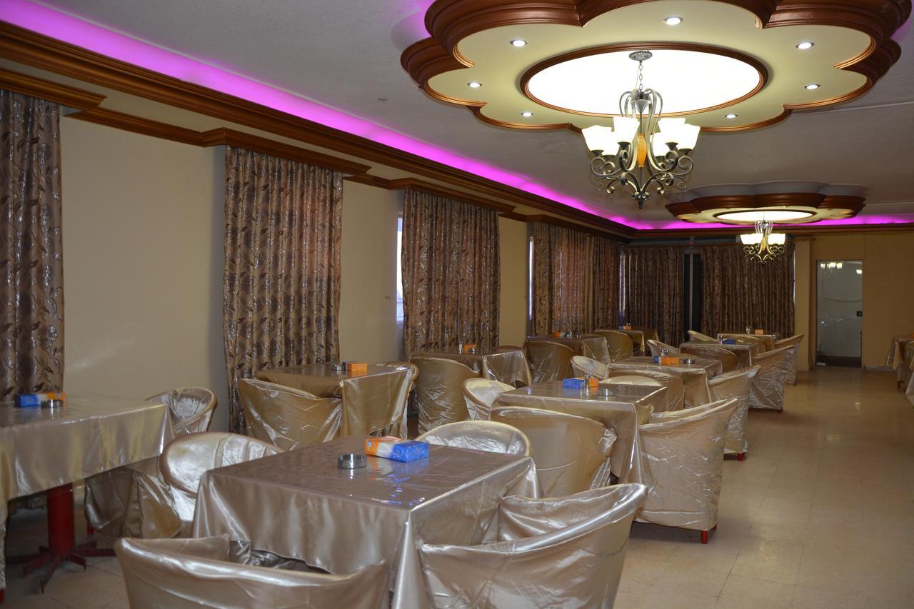 Teeba Palace Hotel Suites Аман Екстериор снимка