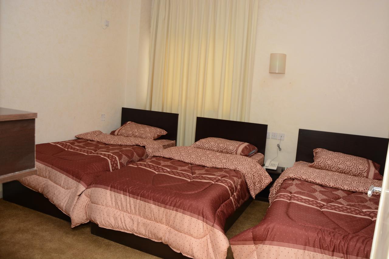 Teeba Palace Hotel Suites Аман Екстериор снимка