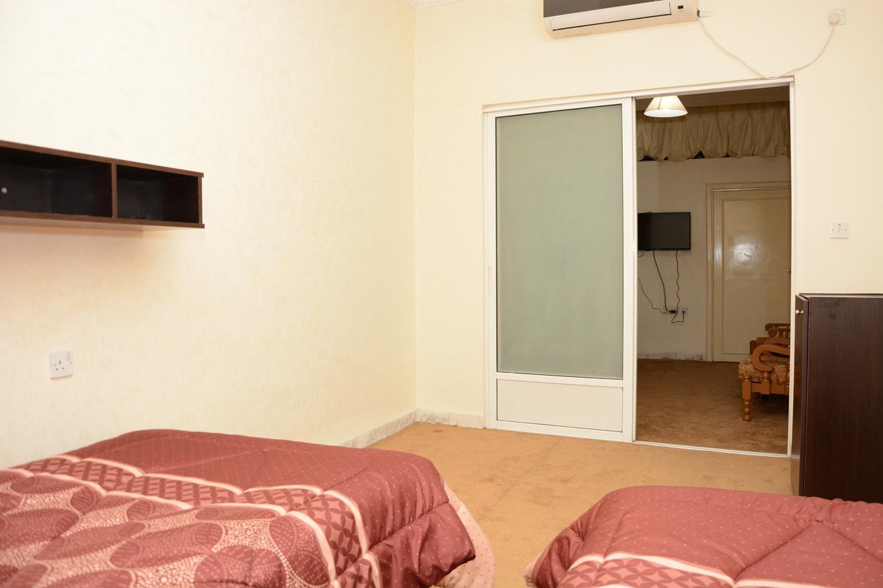 Teeba Palace Hotel Suites Аман Екстериор снимка