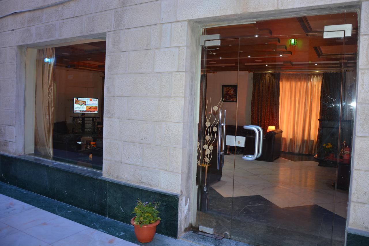 Teeba Palace Hotel Suites Аман Екстериор снимка