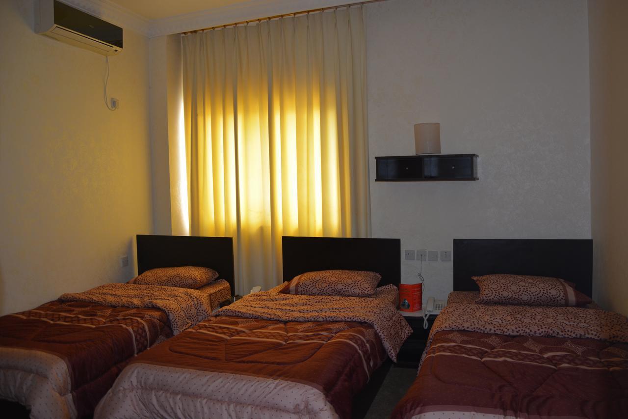 Teeba Palace Hotel Suites Аман Екстериор снимка