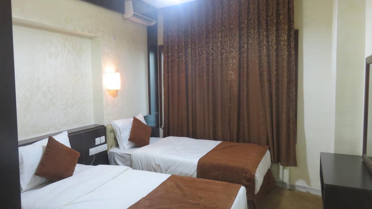 Teeba Palace Hotel Suites Аман Екстериор снимка