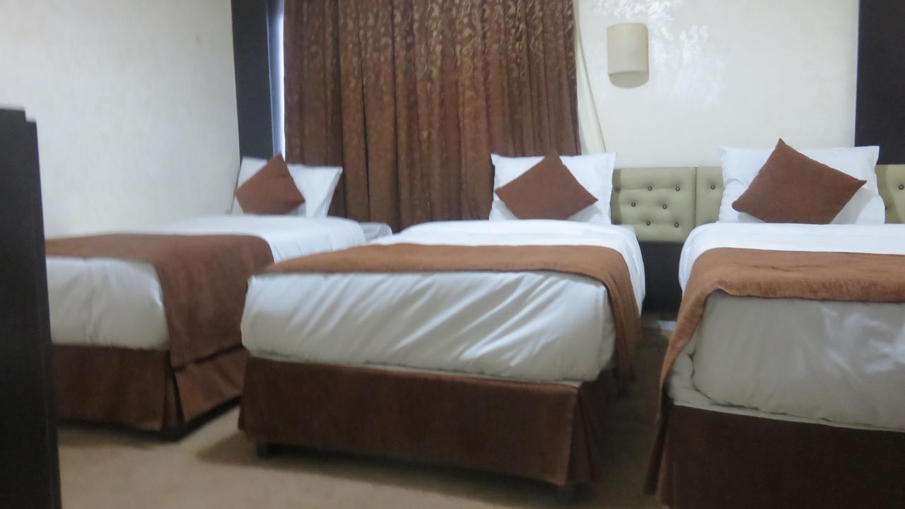 Teeba Palace Hotel Suites Аман Екстериор снимка