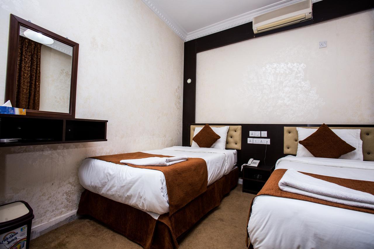 Teeba Palace Hotel Suites Аман Екстериор снимка