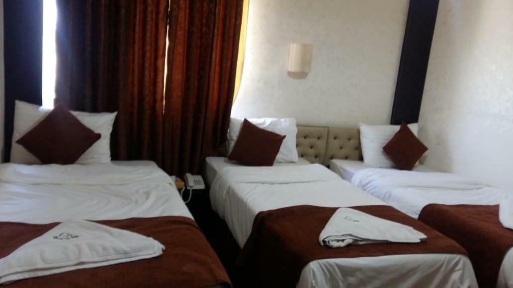 Teeba Palace Hotel Suites Аман Екстериор снимка